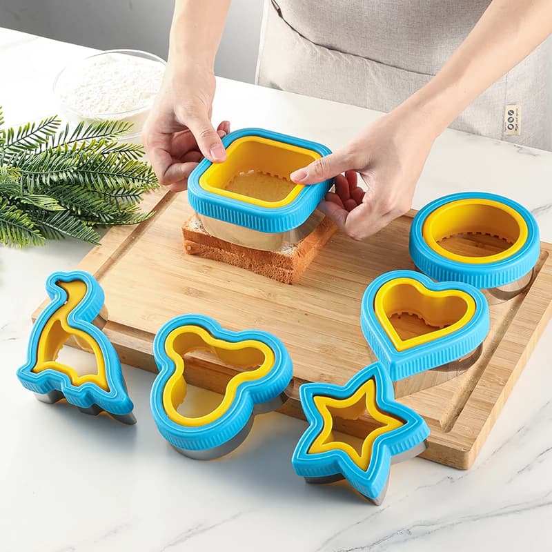 Sandwich Cutting and Sealing Machine, biscuit Plastic Cutting Machine, Household Kitchen Tools, baking Molds, Creative Cutting