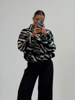 Women Zebra Print Faux Fur Jacket Lapel Collar Fluffy Long Sleeve Cropped Coat  Autumn Warm Winter Casual Chic Street Top 2026