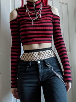 Punk Y2k Red Stripe T Shirt Women Zipper Sexy Off Shoulder Bodycon T-shirt 2000S Gothic Mall Knitted Crop Top Fairy Alt Clothes