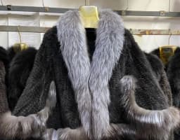 Ms.MinShu Women's Shawl Sleeveless Hand Woven Natural Mink Cape With Fox Fur Collar Trim