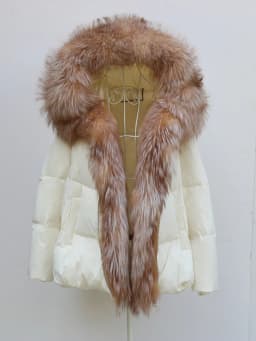 New Fashion Outerwear Puffer Jacket 2024 Women Coat White Duck Down Jacket Super Large Real Silver Fox Fur Collar Hooded