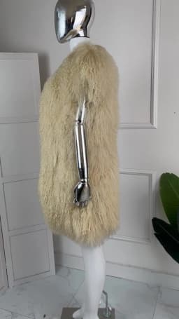Women's Lamb Fur Vest Real Sheepskin Vest Mongolia Sheep Fur Vests Female Winter Clothing Fashion New Arrivals