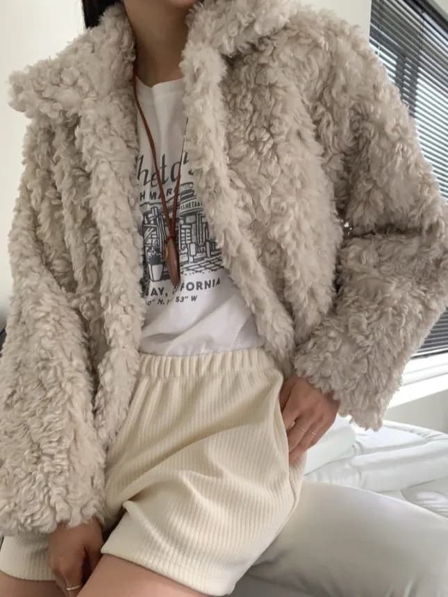 Winter Warm Faux Fur Coat Women's Chic New Fashion Versatile High-End Feeling Stylish Outerwear Trendy Polyester Fiber
