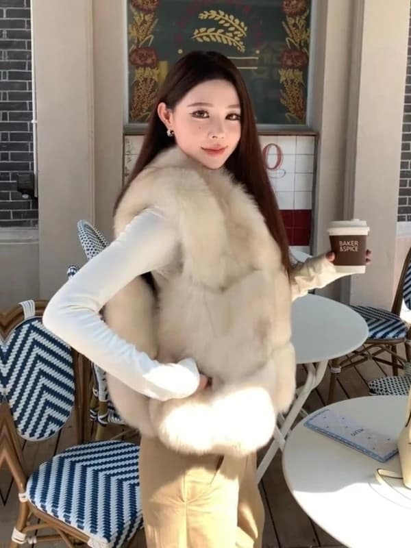 2025 Winter New Style Short  Fur Vest Women's Warmth Outerwear Stand Collar Korean Version Plush Thickened Standard Fit