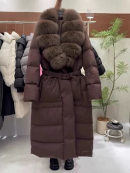 Lagabogy 2026 Long Down Jacket Winter Large Real Fox Fur Collar Waist Women Parkas Elegant Thicken Hooded White Duck Puffer Coat