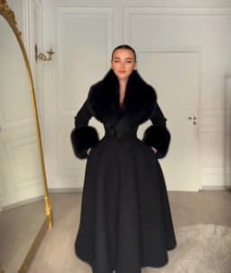 Women Elegant Long Wool Blend Coat Faux Fur Big Collar Cuff Cinched Waist Flare A‑line Maxi Coat Retro Party Outerwear Overcoat