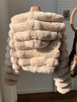 Women Faux Fur Short Coats Jackets Hooded Coat Thick Warm Y2k Streetwear Jacket Elegant Work Outerwear Autumn Winter 2026