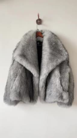 Fashion Winter Soft Fluffy Fur Coat Women High Street Luxury Large lapel Faux Fox Fur Jacket Silver fox colored Female Overcoats