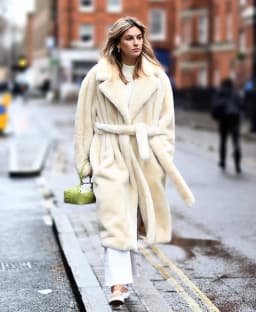 Women Lapel Luxury Lace Up Faux Fur Coat Chic Long Sleeve Fluffy Warm Loose Long Jacket Lady Winter Daily Highstreet Outerwears