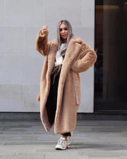 Women Lapel Luxury Lace Up Faux Fur Coat Chic Long Sleeve Fluffy Warm Loose Long Jacket Lady Winter Daily Highstreet Outerwears