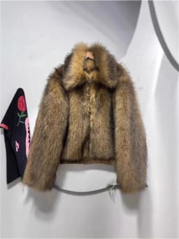 2025 Fashion Fox Fur Short Coat Women's Faux Fur Overcoat Winter Thicken Loose Jacket Streetwear Lady Zipper-up Fur Outerwear