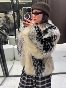 Print Faux Fur Jackets Women Loose O Neck Long Sleeves Fluffy Warm Parka Female 2025 Winter New Chic Fashion Street Outwears