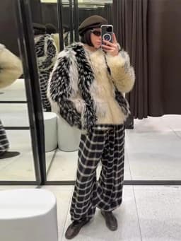 Print Faux Fur Jackets Women Loose O Neck Long Sleeves Fluffy Warm Parka Female 2025 Winter New Chic Fashion Street Outwears
