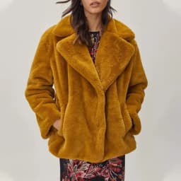 Faux Fur Short Coat for Women Caramel Color Lapel Single Breasted Fluffy Plush Warm Winter Outerwear Ladies Casual Fuzzy Jacket