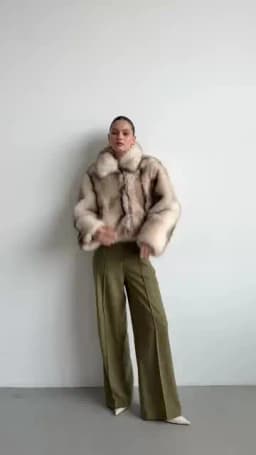 Women Lapel Gradient Faux Fur Cropped Jacket, Loose Long Sleeve Short Coat, Luxury Casual Winter Outerwear Ladies Open Front Fur