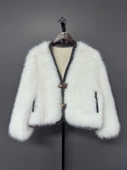 DEAT 2026 Winter Fashion Style Loose V-neck Faux Mink Fur Coat Short Coats For Women Soft Single Breasted Jackets 29B296