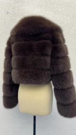 Luxury Faux Fox Fur Cropped Coat for Women Winter Elegant Long Sleeve Fluffy Plush Jackets Female Solid Color Warm Fur Outerwear
