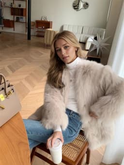 Women Beige Fluffy Faux Fur Jacket Long Sleeve Open Front Warm Cozy Coat Fall Winter Party Daily Streetwear Trendy Outerwear New