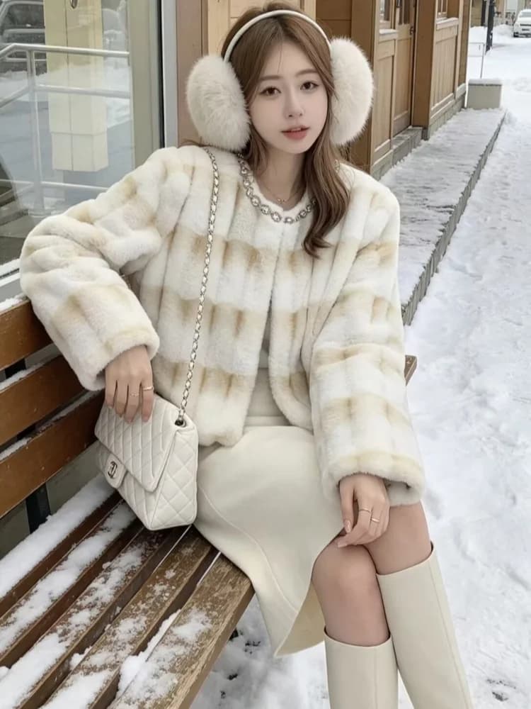 SMTHMA Faux Fur Coat Women Jacket Luxury Diamond O-Neck Coat Women Winter Soft Jacket Thick Warm Furry Fur Outwear Faux Fur Coat