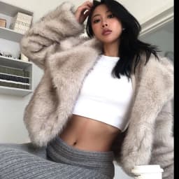 Luxury Faux Fox Fur Cropped Jacket for Women Winter Fluffy Cozy Warm Coats Female Fashion Street Lapel Collar Plush Outerwear