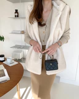 Women's Autumn Winter Korean Style Hooded Sleeveless Faux Fur Vest Outwear Lady Elegant Faux Mink Hair Slim Waist Vest Jacket
