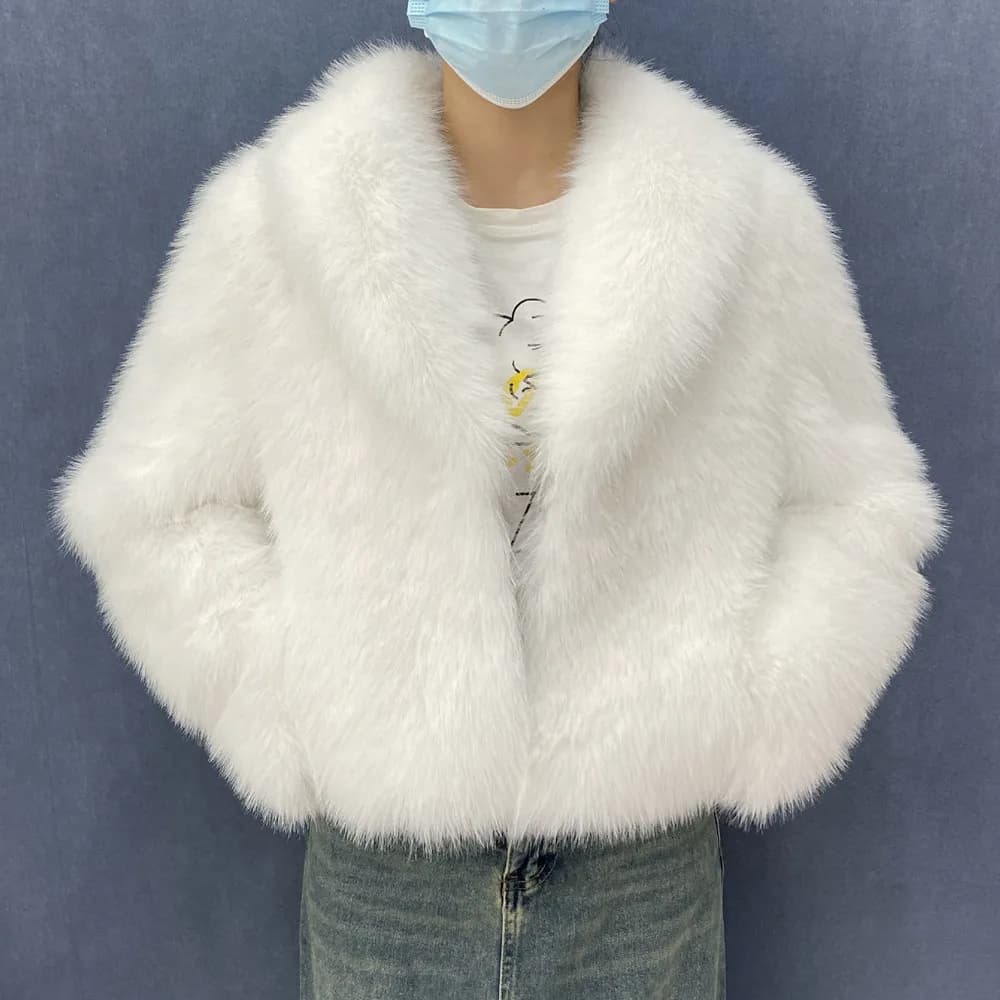 Women's Winter Fur Coat round Neck Design Fox Large Lapel Short Top Elegant Warmth for Cold Weather