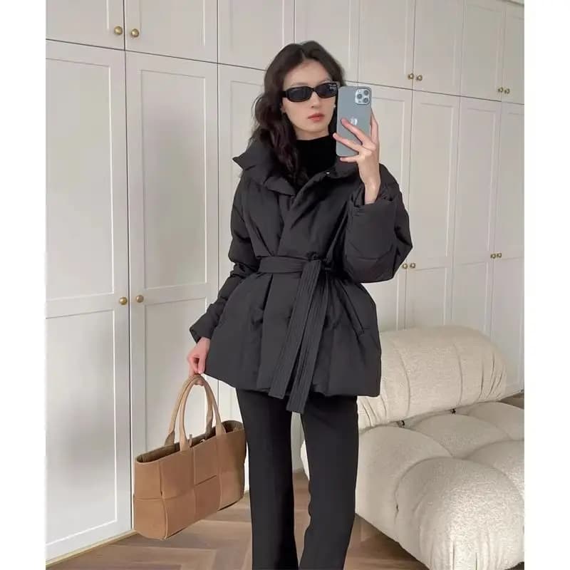 High-end Cotton Coat Winter Warm Jacket Belt Black Cotton-padded Jacket Thick Parkas Trend Design Windproof Outerwear Women Tops
