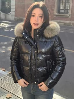 ZAROY Shiny Puffer Jacket Women Winter Fur Collar Hooded Thick Warm Cotton Short Coat Waterproof Y2K Vintage Badge Parkas куртка
