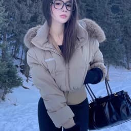 Fashion Slim Fit Cropped Hooded Parkas for Women Faux Fur Collar Zipper Padded Jacket Woman Winter 2026 New Thick Cotton Jackets