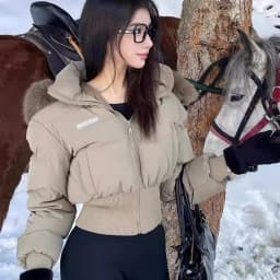 Fashion Slim Fit Cropped Hooded Parkas for Women Faux Fur Collar Zipper Padded Jacket Woman Winter 2026 New Thick Cotton Jackets