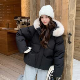 Fashion Faux Fur Collar Hooded Short Puffer Jacket Women 2026 Winter Thicken Parkas Woman Korean Solid Big Pocket Padded Coat
