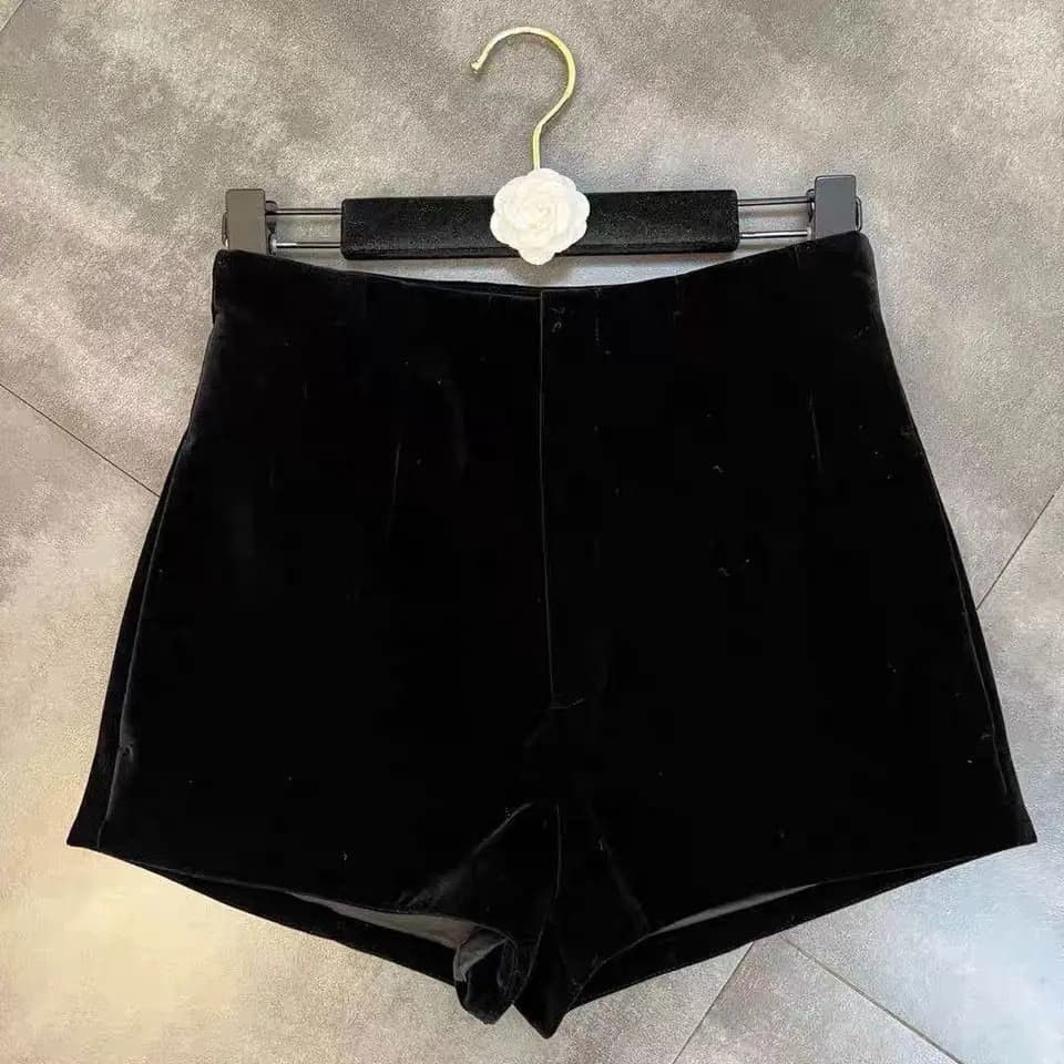 Sweet Hot Girl Black Gold Velvet Sexy Shorts for Women's Autumn and Winter High Waisted Casual Shorts Fashion Female Clothes