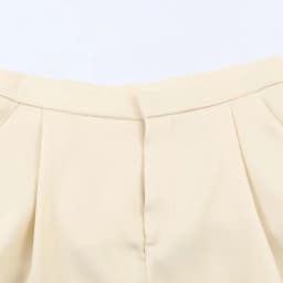 European and American style 2026 spring/summer new women's clothing design sense, mid waist lace decoration texture shorts