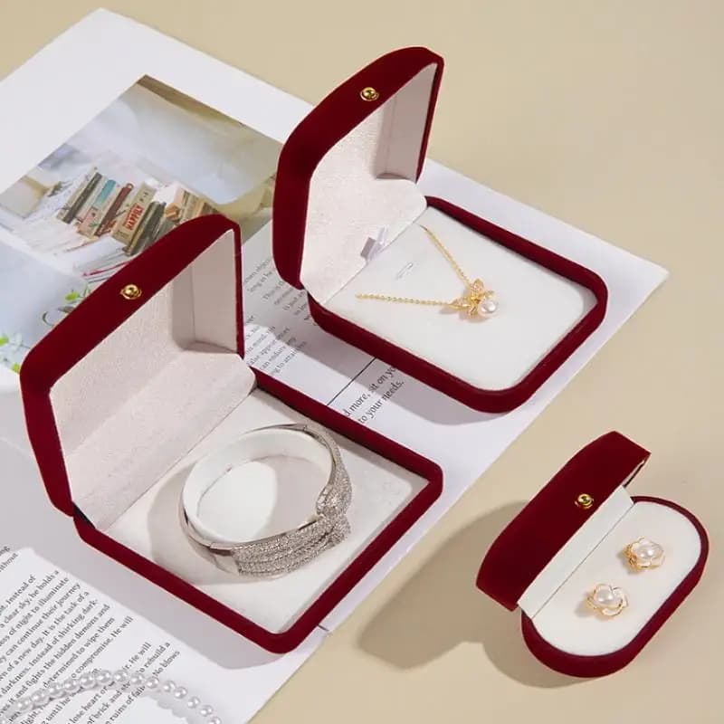 Flocking Gold Buckle Jewelry Box Pendant Ring Necklace Earring Bracelet Display Storage Box Luxury Feelings Packaging Box