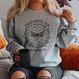 Stars Hallow Sweatshirt Dragonfly Sweater Dragonfly Lover Gifts Vintage Lukes Diner Sweatshirt Women Graphic Hoodies Streetwear