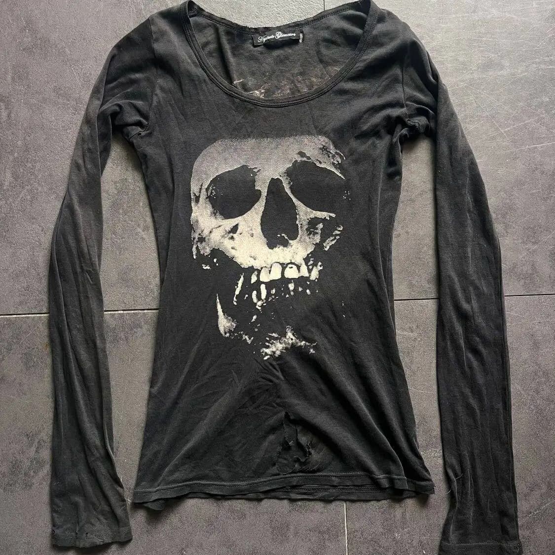 Gothic Visual Kei Style Long Sleeve T-Shirt Strawberry Skull Print Punk Chic Women's Top Student Favorite Warm Knot...