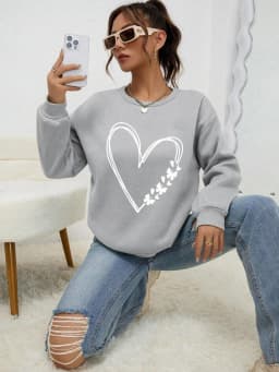 The Great Love At The Edge Of Butterflies Design Sweatshirt Women Fleece Crewneck Clothes Street Autumn Pullover Soft Sportswear