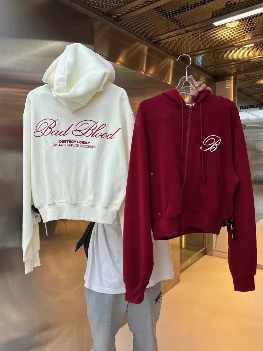 American Style Women's Embroidered Hoodie Casual Loose Outerwear Red Trendy Long Sleeve Zipper Closure Comfortable Sweatshirt