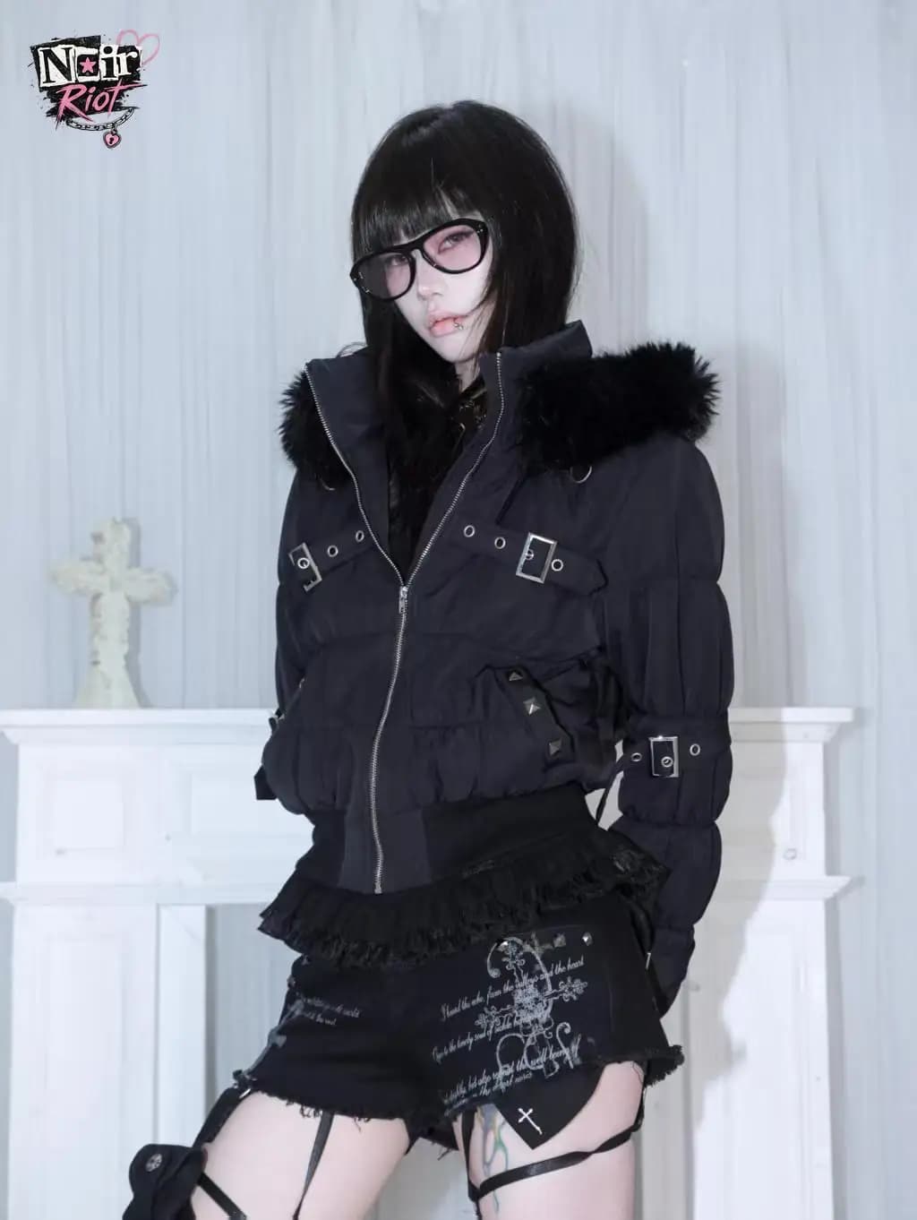 Sexy Punk Gothic Women's Cropped Puffer Parka Fur Collar Rivet Buckle Strap Ruched Waist Thick Warm Winter Streetwear Outfit