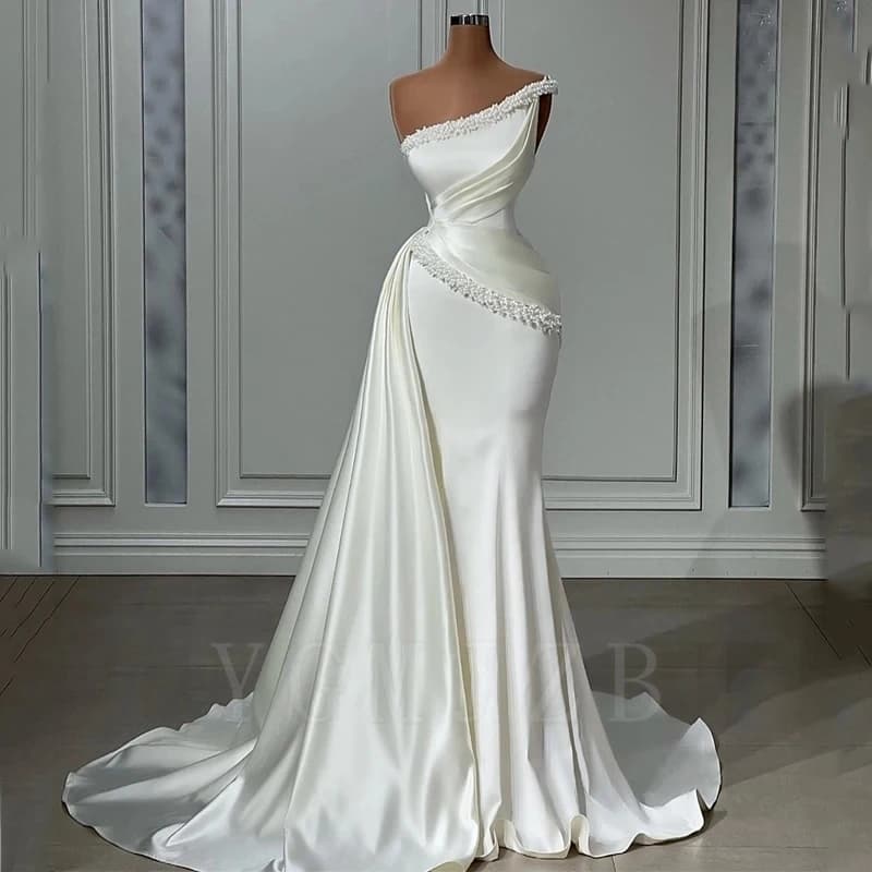 Satin Pearls Wedding Dresses Luxurious 2025 Bride On Shoulder Mermaid with Side Train Bridal Gown Vestido De Noiva Customized