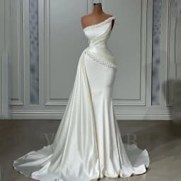 Satin Pearls Wedding Dresses Luxurious 2025 Bride On Shoulder Mermaid with Side Train Bridal Gown Vestido De Noiva Customized