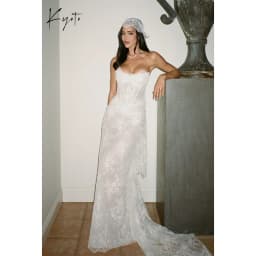 Kyoto Customized White Lace Appliques Wedding Dress Strapless Neck Sleeveless vestidos de noche Sweep Train robe de mariée