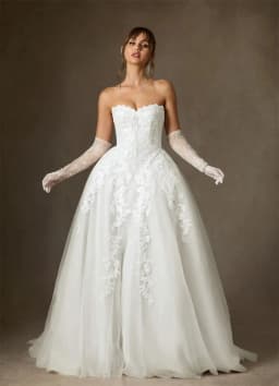 Luxurious Sweetheart 3d Flower Lace Bridal Grown A Line Wedding Dresses Custom Made 2026 Vestido De Noival No Sleeves