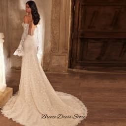 Fashion Mermaid Sleeveless Bridal Gowns Customized Delicate Appliques Lace Wedding Dress Dreamy Handmade Flowers Robe de mariée