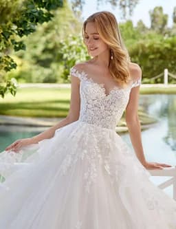 Vintage V-neckline Wedding Dress Princess Bridal Gowns Ruffles Appliques A-line Tulle Pleats Vestidos De Novia Customized