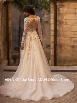 Woman Wedding Dress Customized Long Sleeves V Neck Beading Applique Sweep Train Illusion Back Buttons A Line Bridal Gowns