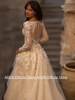 Woman Wedding Dress Customized Long Sleeves V Neck Beading Applique Sweep Train Illusion Back Buttons A Line Bridal Gowns