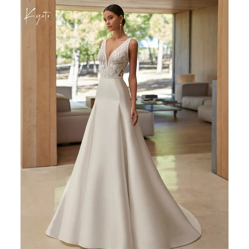Kyoto White V Neck Appliques wedding dress 2025 Backless Customized جديد في الفساتين A-line Long Train vestidos de novia