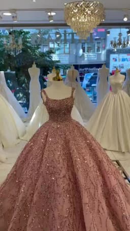 Luxury Pink Ball Gown Wedding Dress Sparkly Crystal Beading Princess Bridal Gown Square Neck Vestidos De Noiva
