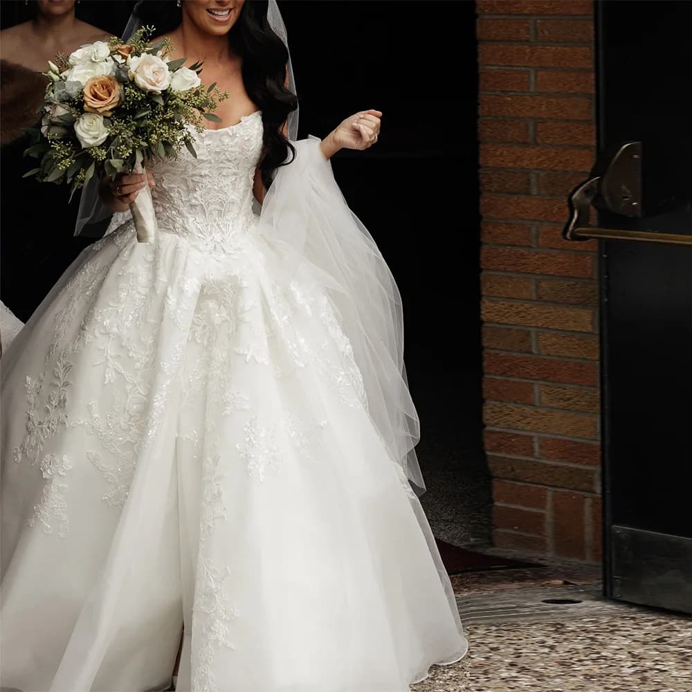 Elegant Customized Sequined Wedding Dress Classic Sleeveless Strapless Bridal Gowns Charming A-Line Organza Vestido De Novia